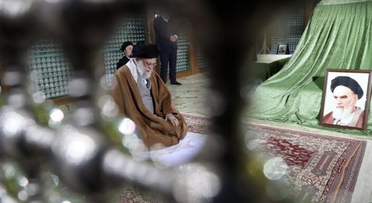 حضور رهبر انقلاب در مرقد بنیانگذار جمهوری اسلامی ایران