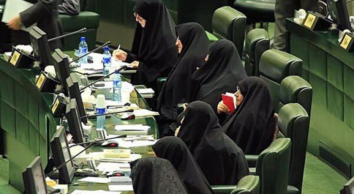 انقلاب حضور زنان در اجتماع را تثبیت کرد