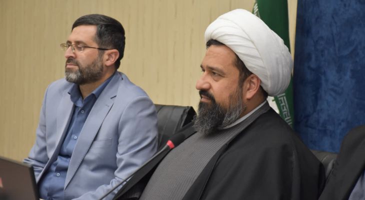 «شعر» رسانه مد نظر رهبر انقلاب است