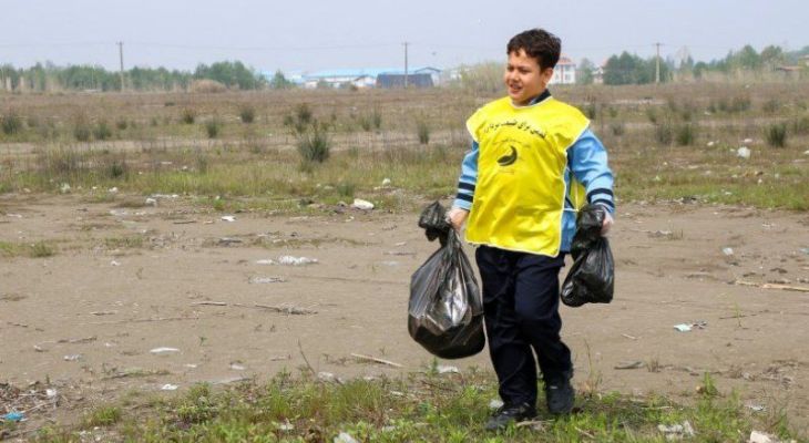 دانش‌آموزان کرجی سفیران زمین پاک شدند