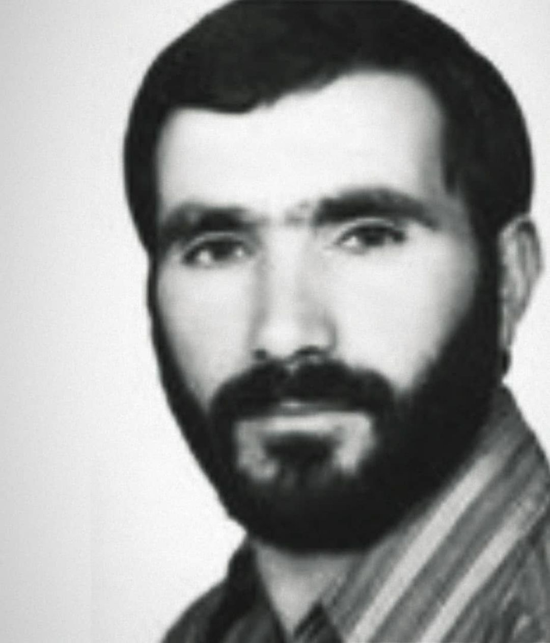 معلمی که با شهادتش، درس جاودانه‌ ایثار داد