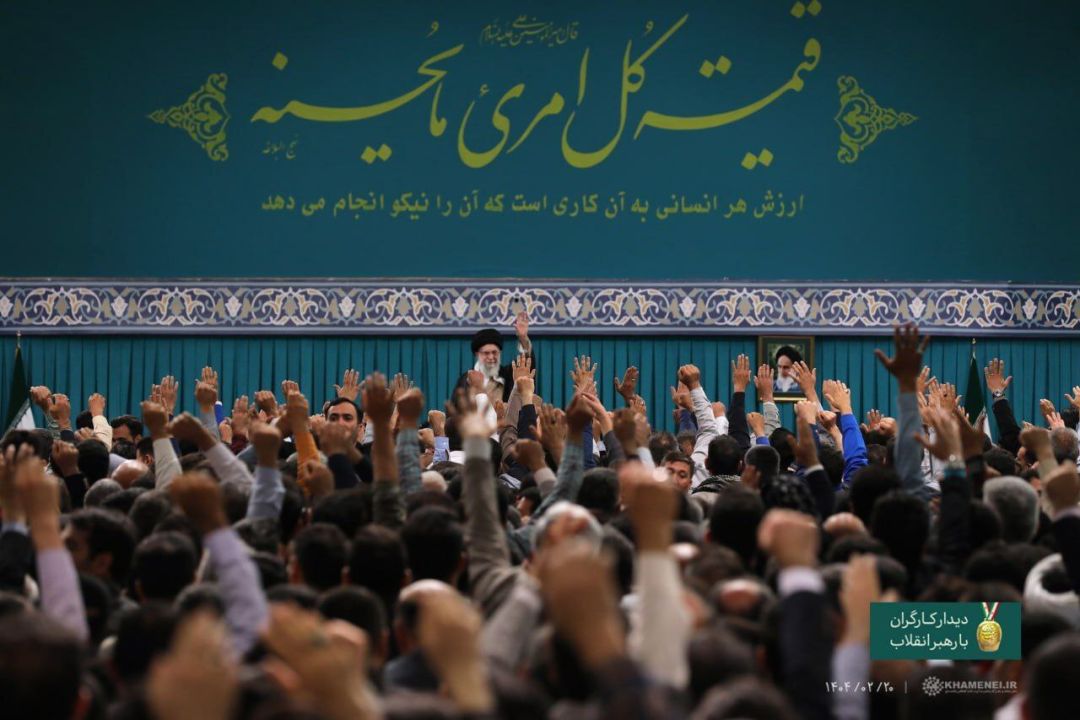 رهبر معظم انقلاب: ایمنی کارگران بسیار مهم است
