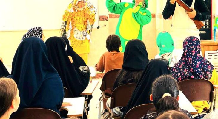 اجرای نمایش «قورباغه فضول و اردک‌ها» در کرج