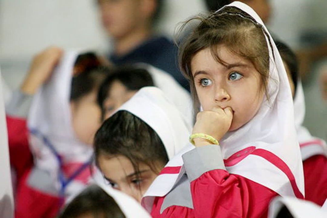 آغاز سال تحصیلی ۱۲۶۴ کلاس اولی در چهارباغ