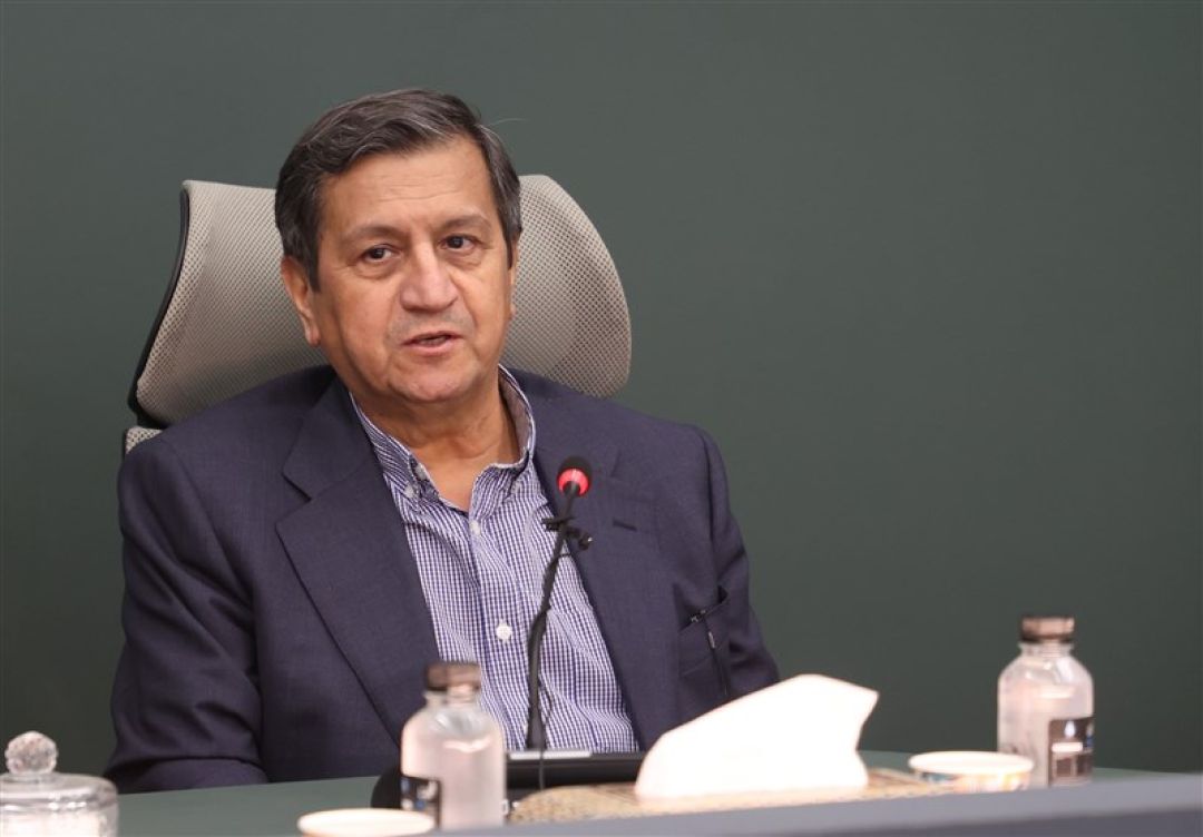 همتی: دستمان در پرداخت یارانه تنگ شده