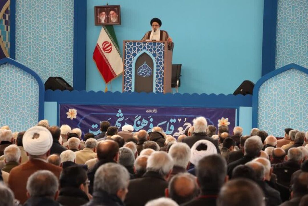 لزوم هوشیاری در برابر نفوذیها