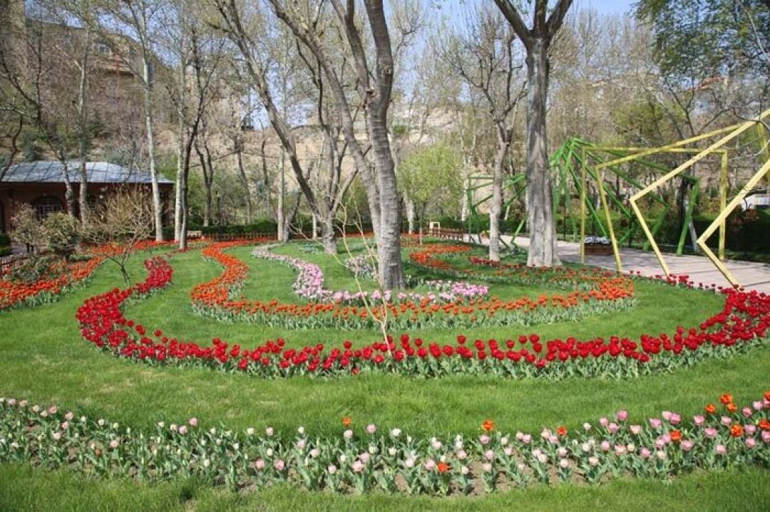 آغاز به کار یازدهمین جشنواره لاله های کرج