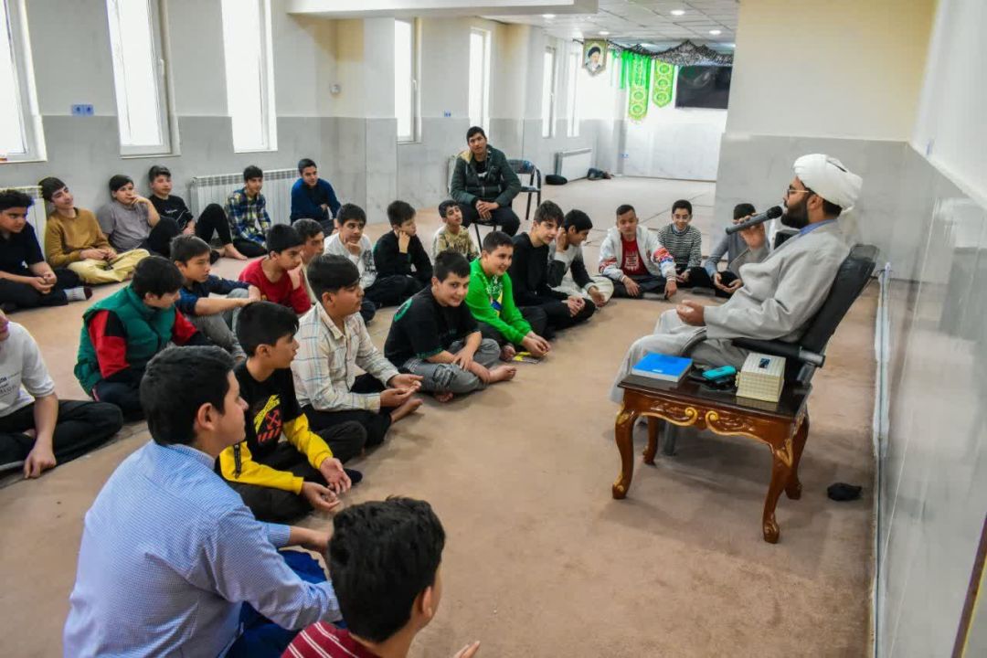 معرفت‌افزایی ۲۵۰۰ دانش‌آموز چهارباغ با طرح «روبه‌راه»