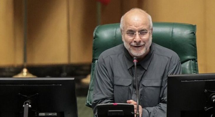 ملت ایران استبدادپذیر نیست
