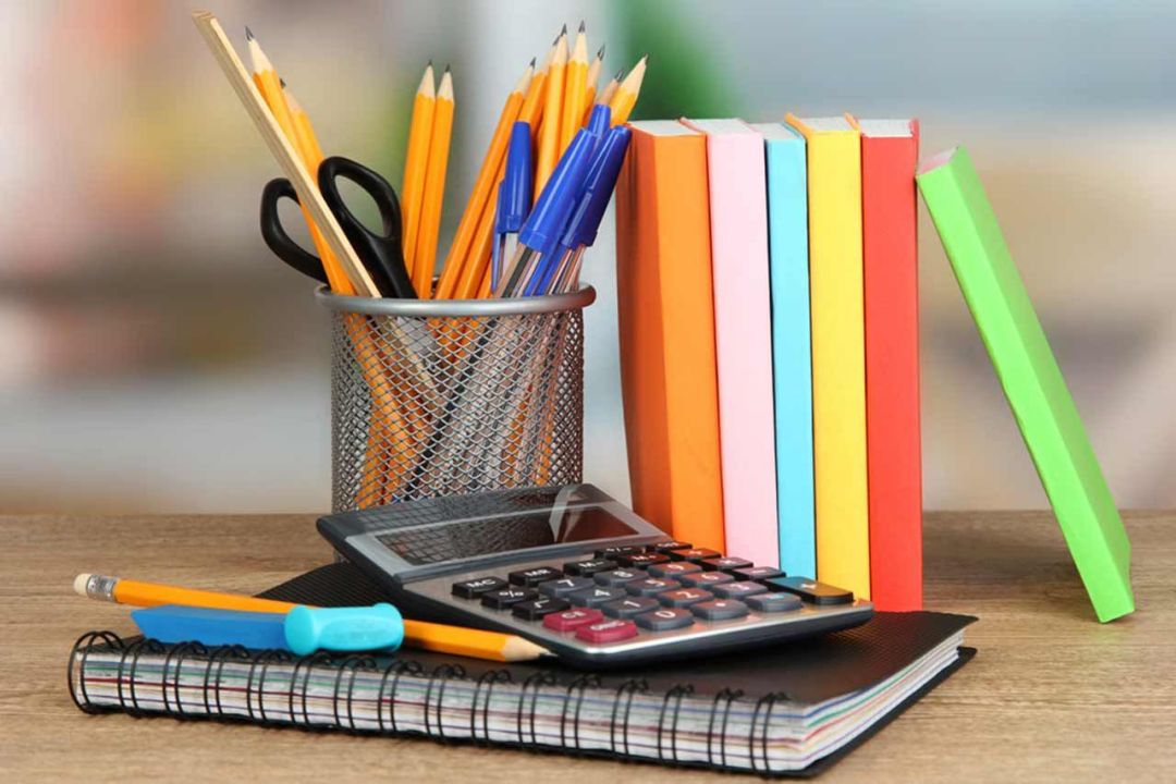 توزیع ۱۴۰ سری نوشت‌افزار بین دانش‌آموزان چهارباغ